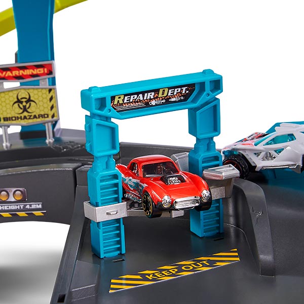 Pista spider strike con vehículo