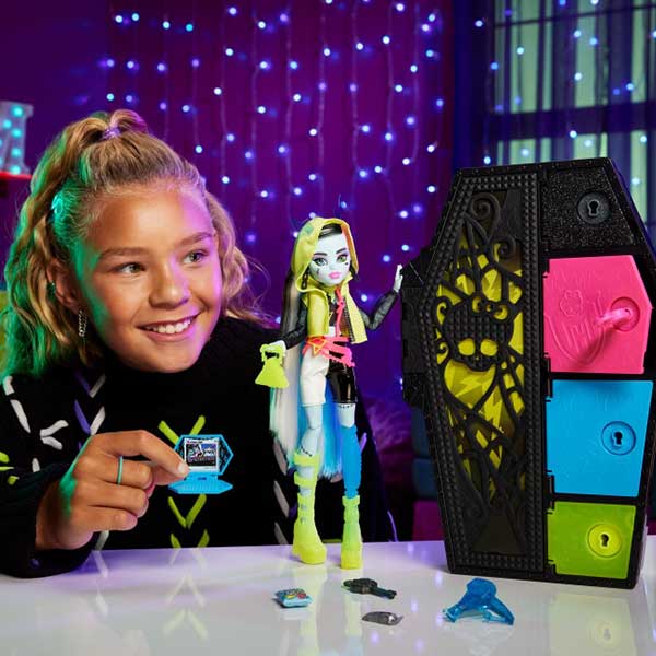 Monster High frankie secrets sustos neón