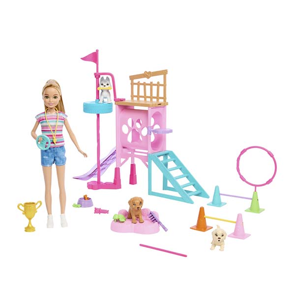 Barbie muñeca Stacie con parque de juegos para mascotas