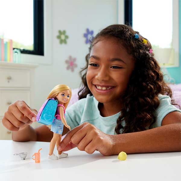 Barbie Set de juego Chelsea mochila para hornear cupcakes