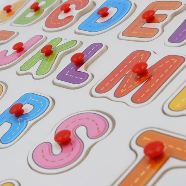 Rompecabezas con bloques de abecedario