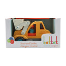 Camión transportadora de carga con figura