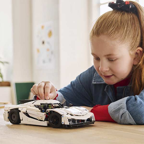 42184 Hipercoche Koenigsegg Jesko Absolut Blanco (801 piezas)