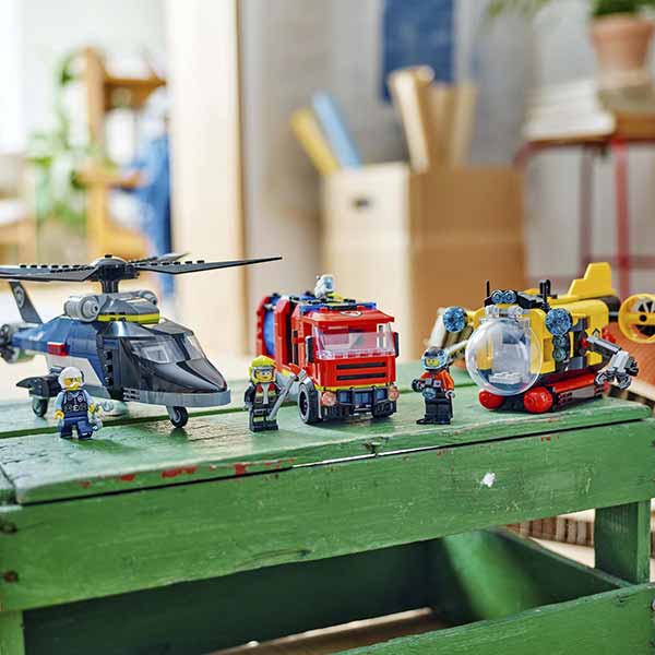 60462 Remix: Helicóptero, Camión de Bomberos y Submarino (874 piezas)
