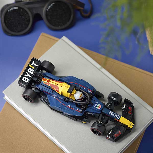 77243 Coche de carreras Oracle Red Bull Racing RB20 F1® (251 piezas)