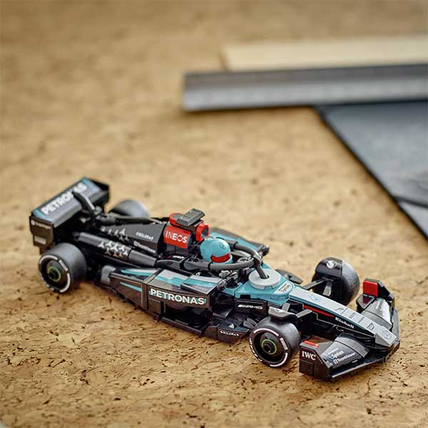 77244 Coche de carreras Mercedes-AMG F1® W15 (267 piezas)