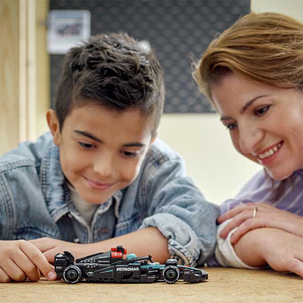 77244 Coche de carreras Mercedes-AMG F1® W15 (267 piezas)