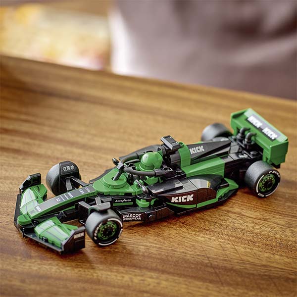 77247 Coche de carreras KICK Sauber F1® Team C44 (259 piezas)