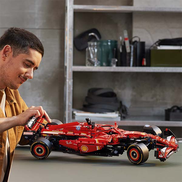 42207 Coche Ferrari SF-24 F1 (1362 piezas)