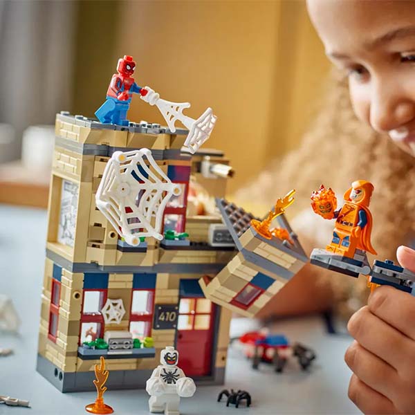 76317 Apartamento de Peter Parker (394 piezas)