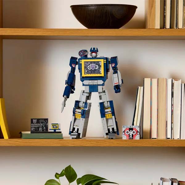 10358 Transformers: Soundwave (1505 piezas)