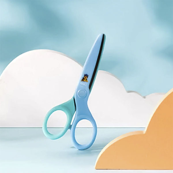 Tijeras punta roma 13.5cm surtida