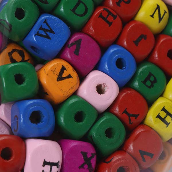 Abalorios de color para pulseras